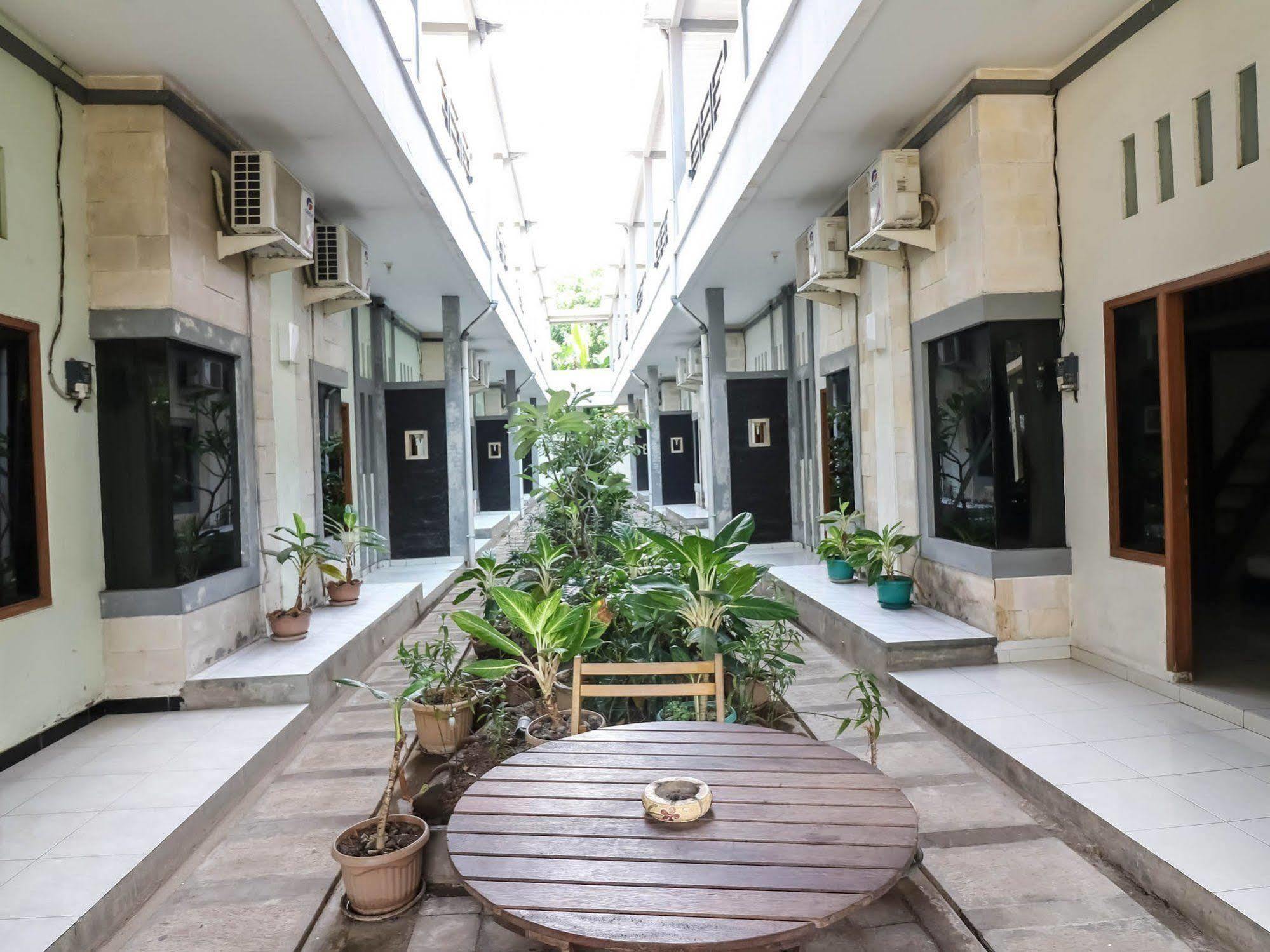 Super Oyo 91495 Hotel Indah Residence Denpasar  Exterior photo